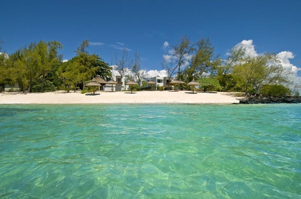 So Beach Villa In Situ Roches Noires Стая снимка