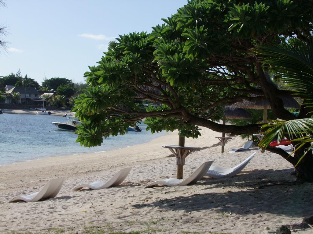 So Beach Villa In Situ Roches Noires Стая снимка