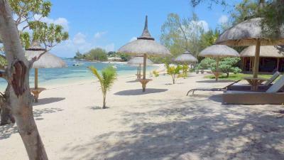 So Beach Villa In Situ Roches Noires Стая снимка