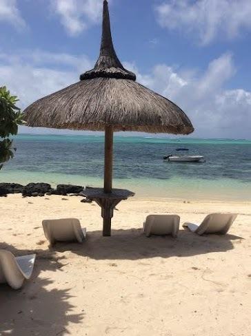 So Beach Villa In Situ Roches Noires Стая снимка